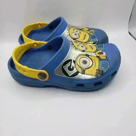CROCS Other - Crocs Kids CC Minions Clog J1